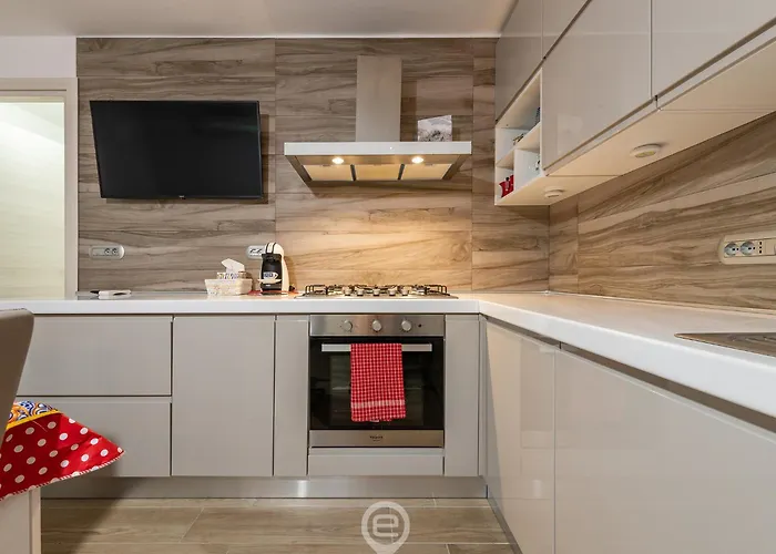 Villa Monica Iglesias